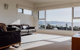 The Watch House - Panoramic Views Of Bicheno Ocean